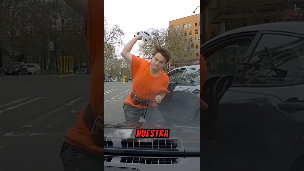 pareja carro tomados de la mano en el auto